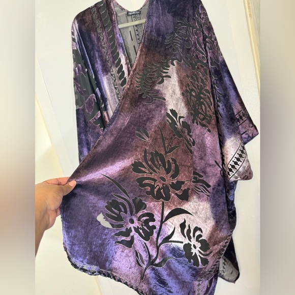 Uno Alla Volta Black Purple Mixed Print Velvet Burnout Duster/Kimono - Picture 6 of 9